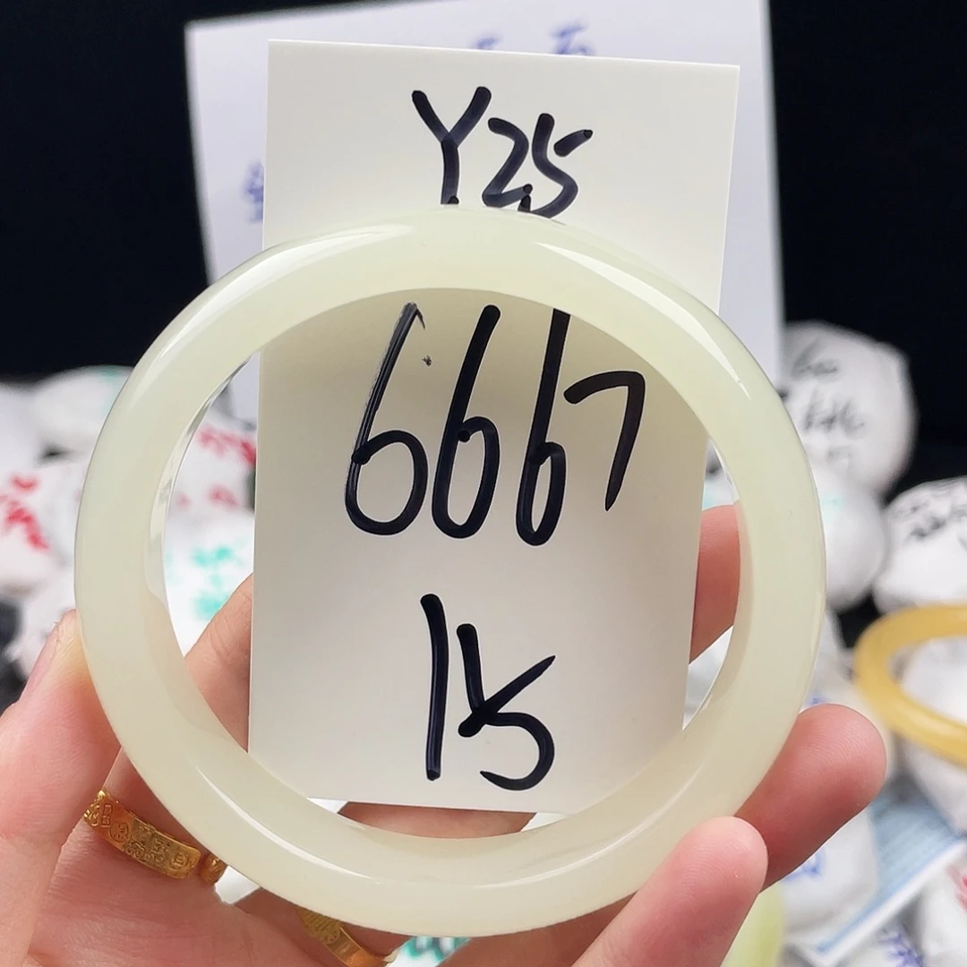 石英质玉未镶嵌手镯Y25