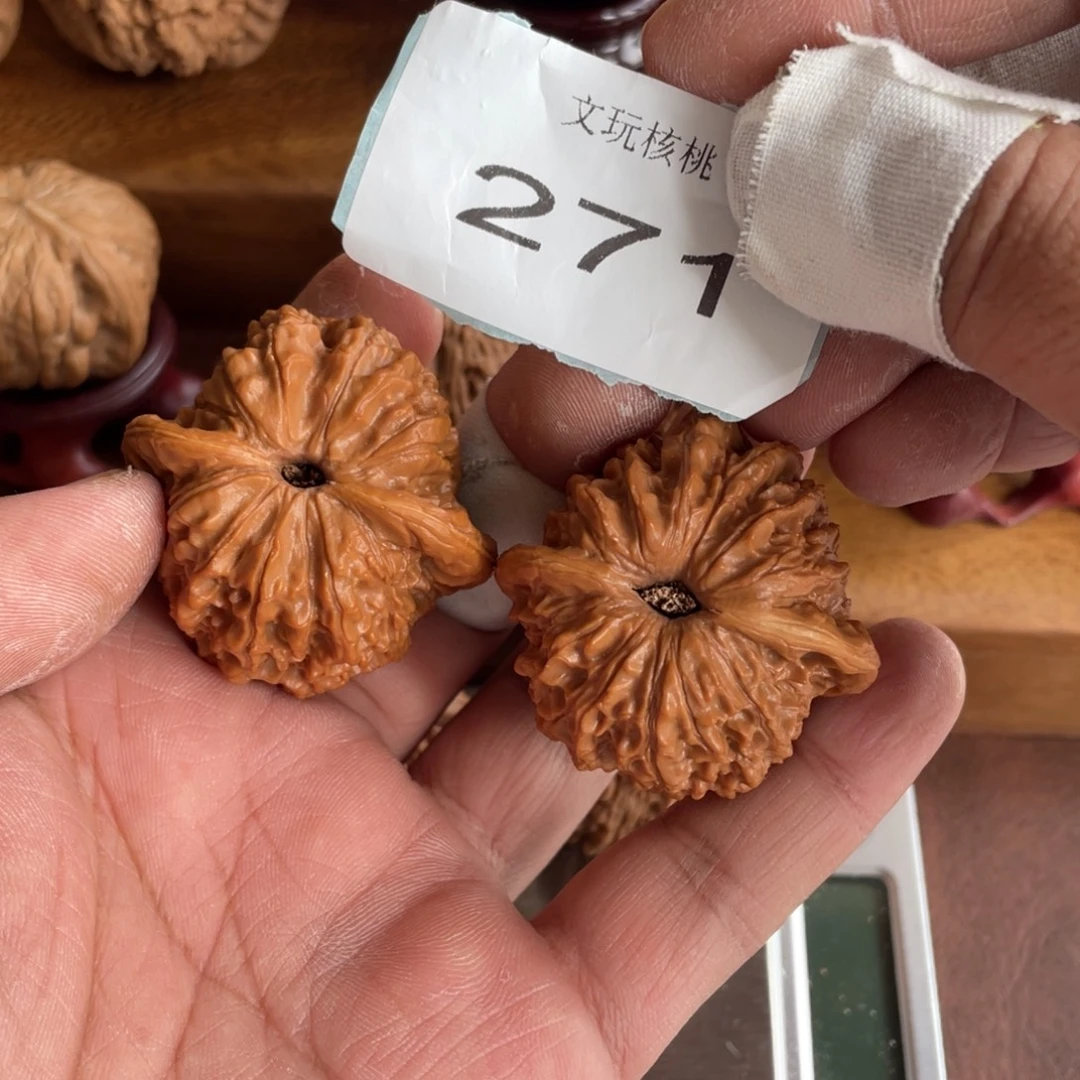 吊坠文玩核桃43血麒麟