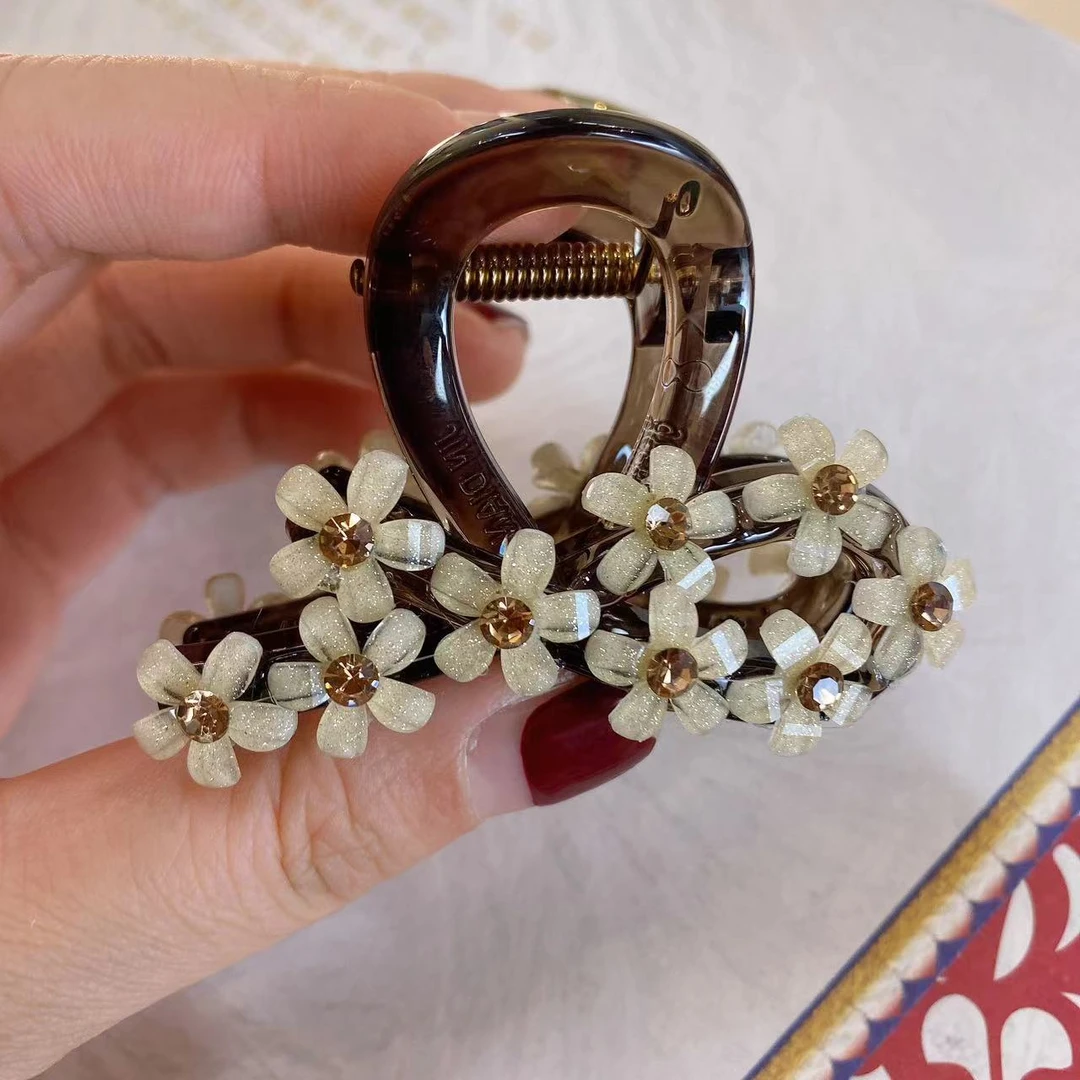 M1646新款2025小剪刀玫瑰花中号抓夹6厘米气质网红百搭复古法式