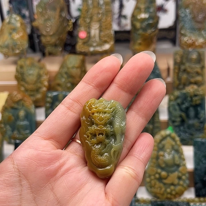 翡翠未镶嵌颈饰天然翡翠a货龙