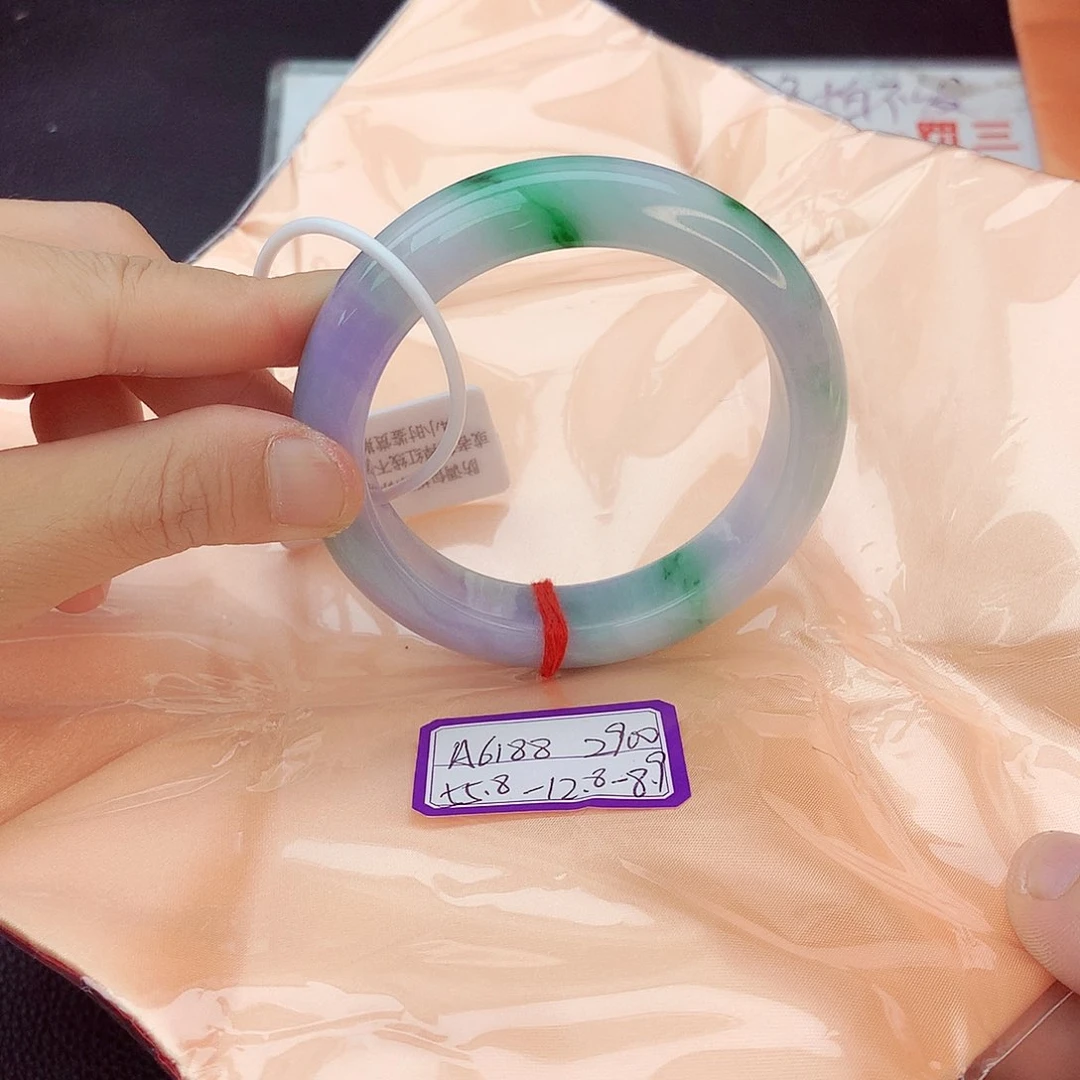 翡翠手镯未镶嵌翡翠
