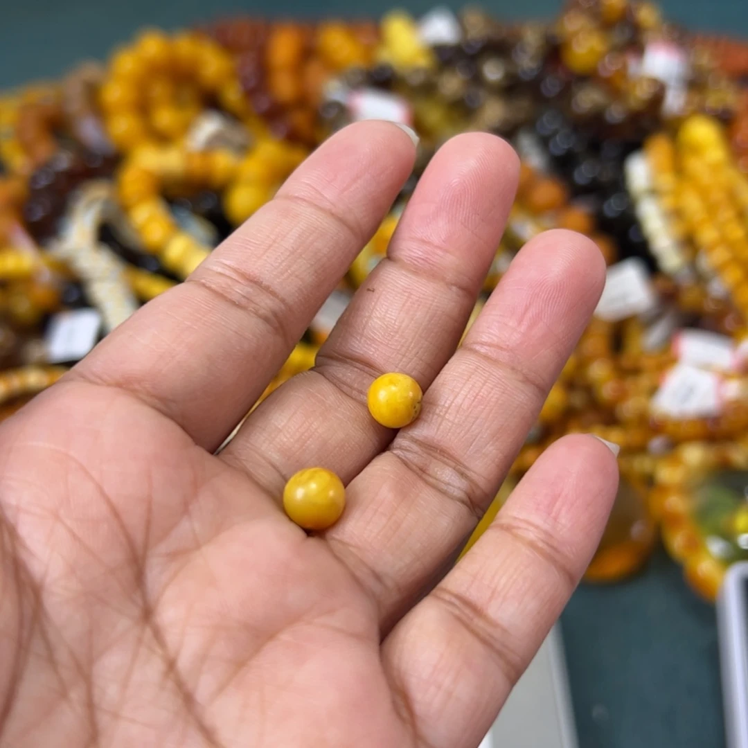 未镶嵌琥珀珠宝奇石46 发其中一个有伤