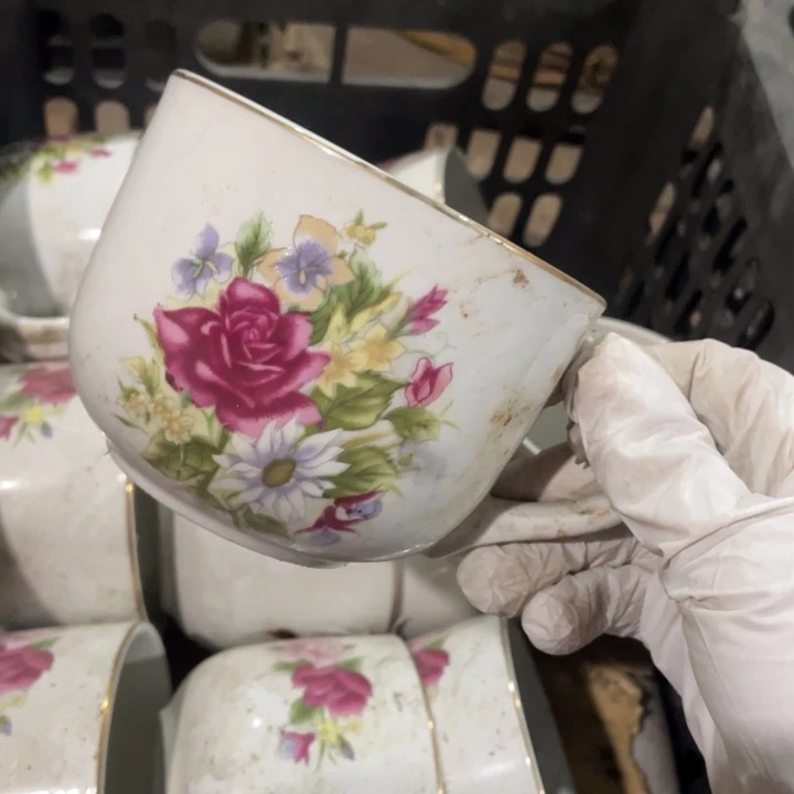 其他盘子碗砂锅都有