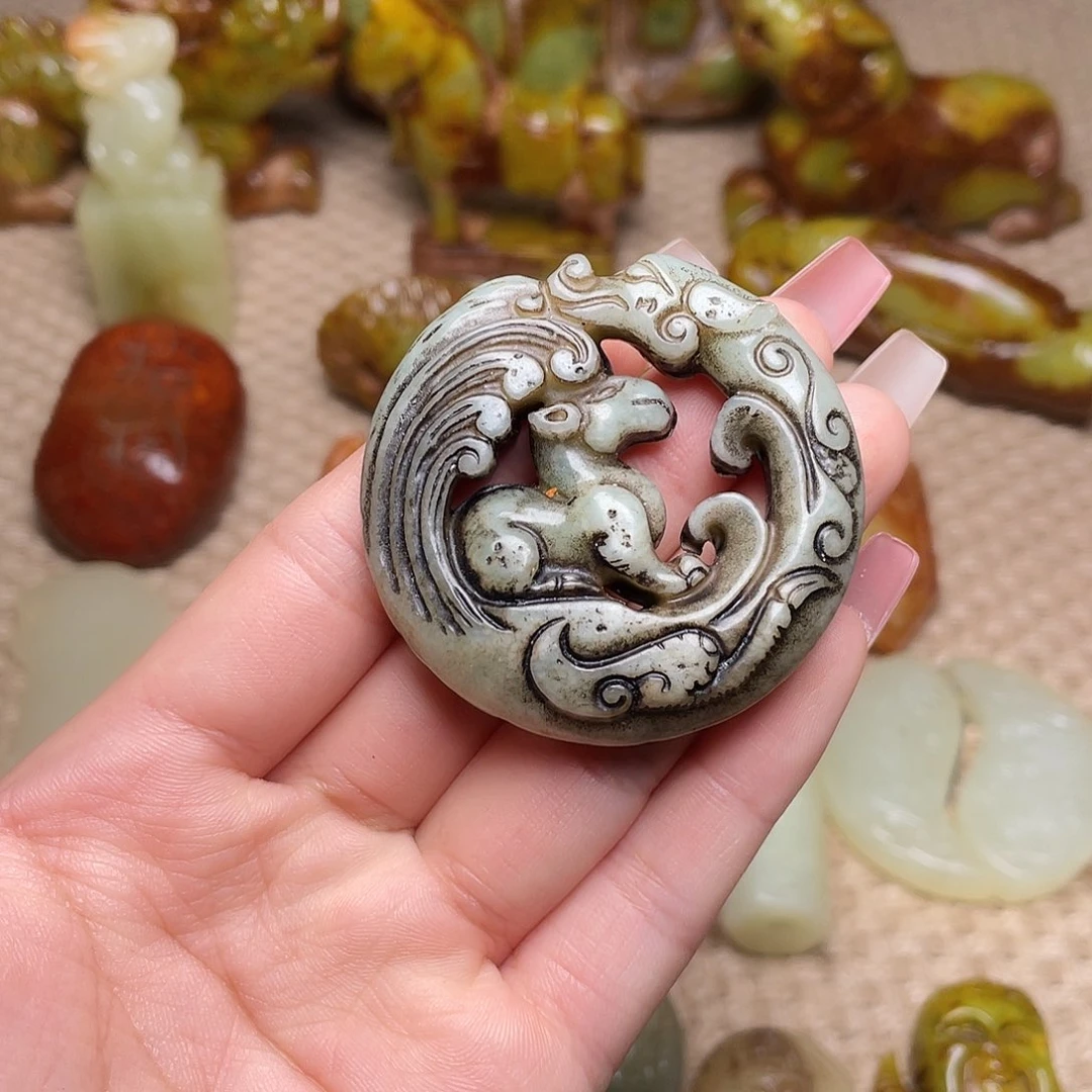 蛇纹石玉未镶嵌颈饰