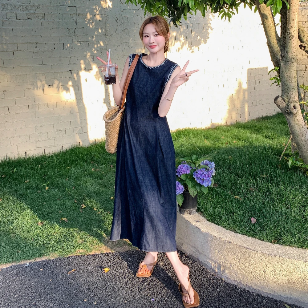 法式复古气质高级感连衣裙女夏季2025新款收腰显瘦无袖连衣裙