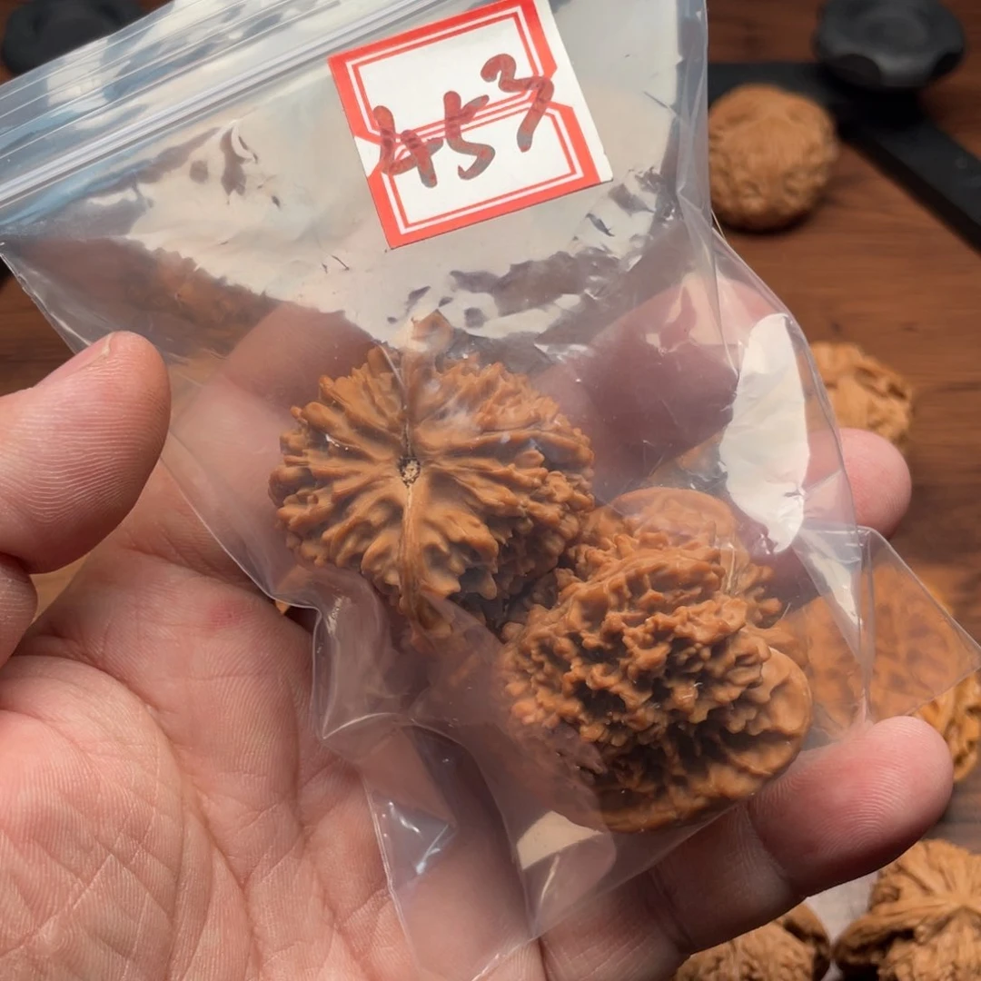 文玩核桃吊坠卡*man tian xing