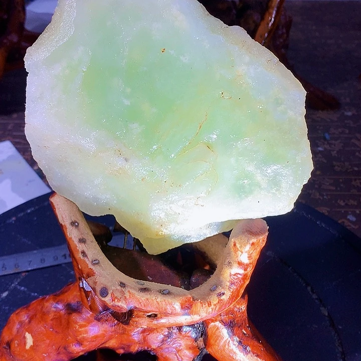 未镶嵌蛇纹石玉珠宝奇石