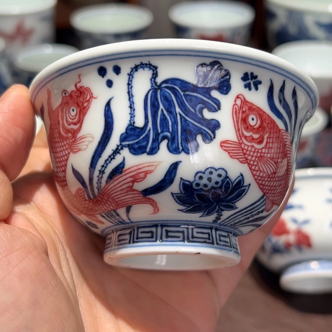 精品青花釉里红鱼藻纹压手杯口径约9.5厘米