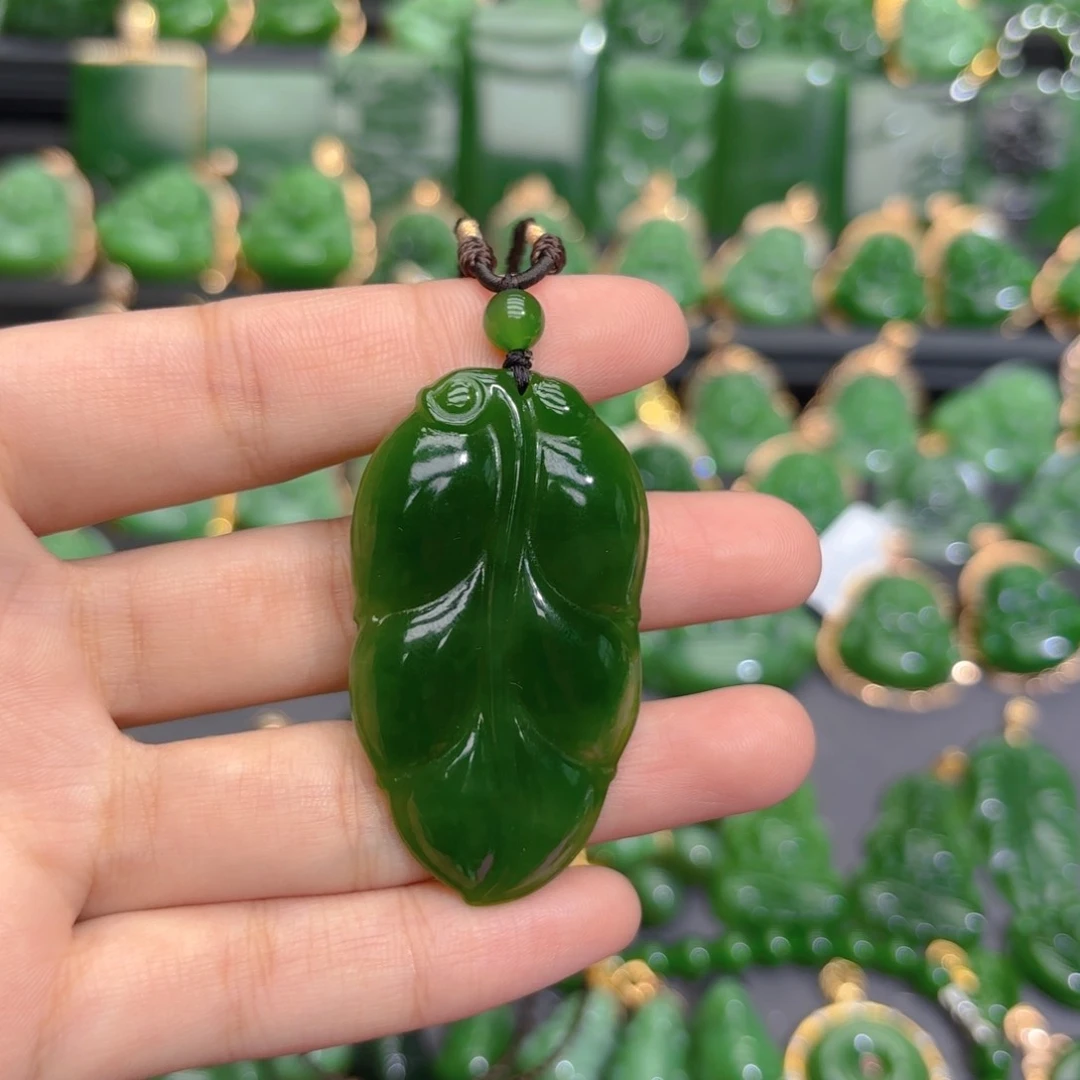 颈饰未镶嵌和田玉（碧玉）今****°