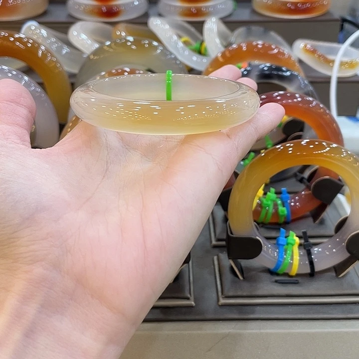 玛瑙/玉髓未镶嵌手镯