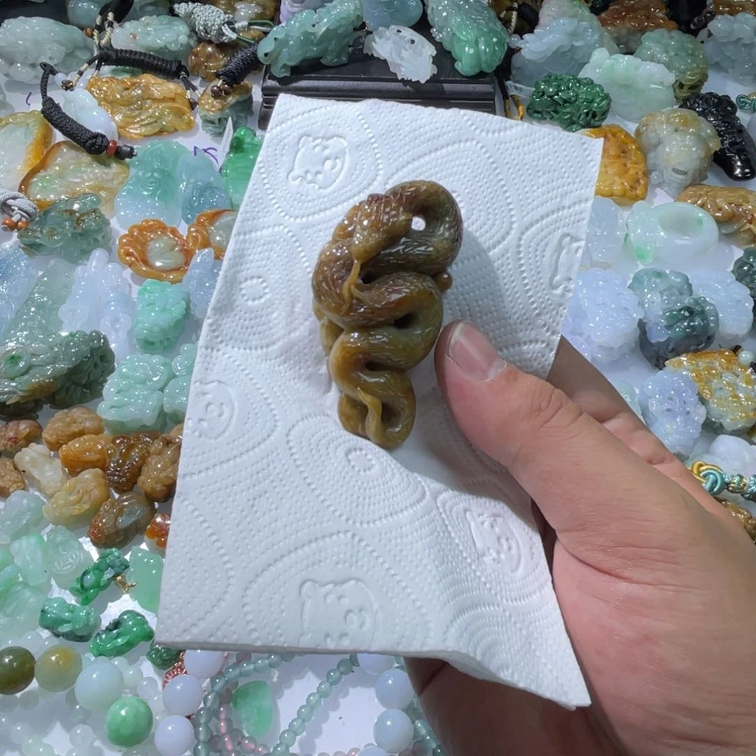 翡翠颈饰未镶嵌天然