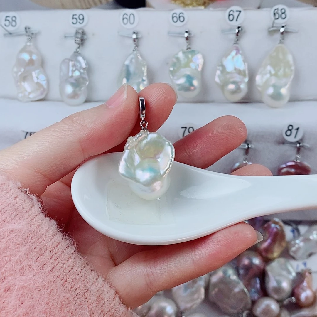 合金无925万能扣银配白巴吊坠