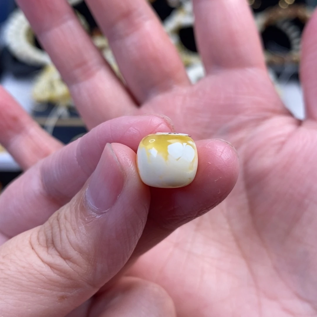 裸石蜜蜡未镶嵌金瓷白溶洞妖花老型单珠11.8