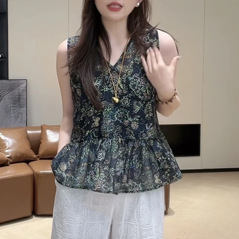 洋气衣服韩系风无袖花色上衣2025年夏季设计感V领衬衫女小众女装