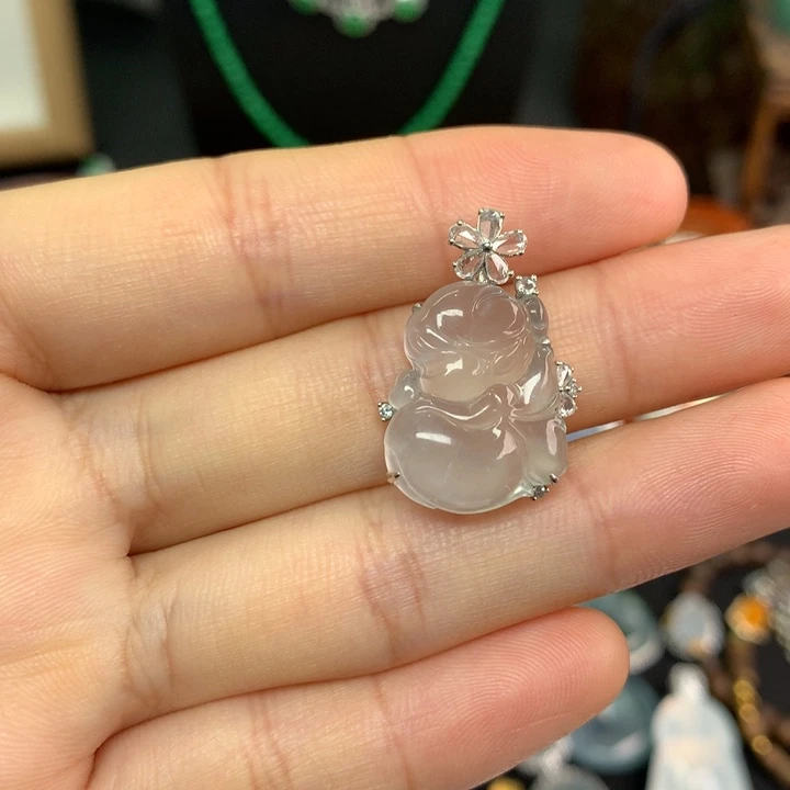 翡翠18K金镶嵌颈饰翡翠