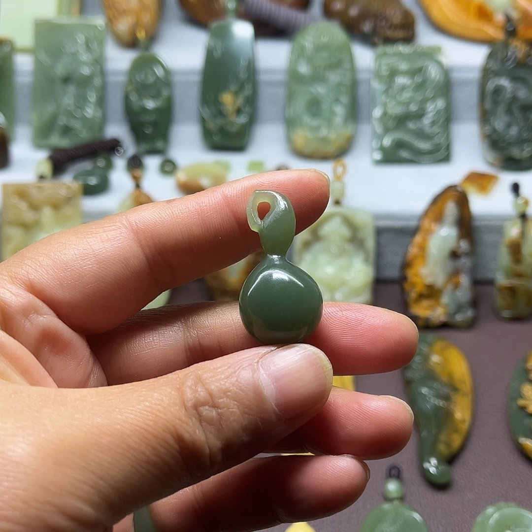 岫岩河磨玉（透闪石质玉）未镶嵌颈饰