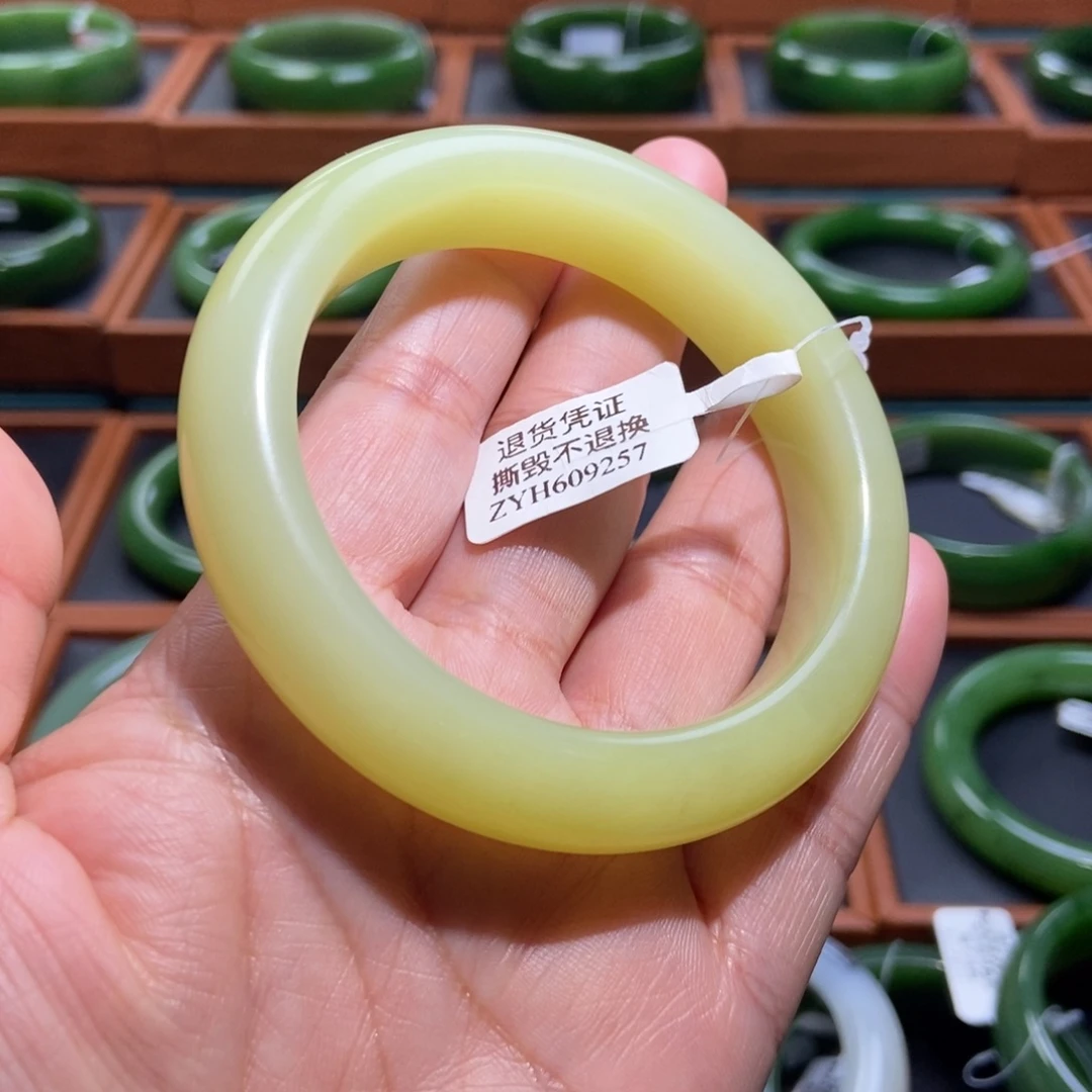 和田玉未镶嵌手镯若羌黄口5556