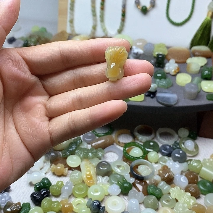 未镶嵌和田玉挂件