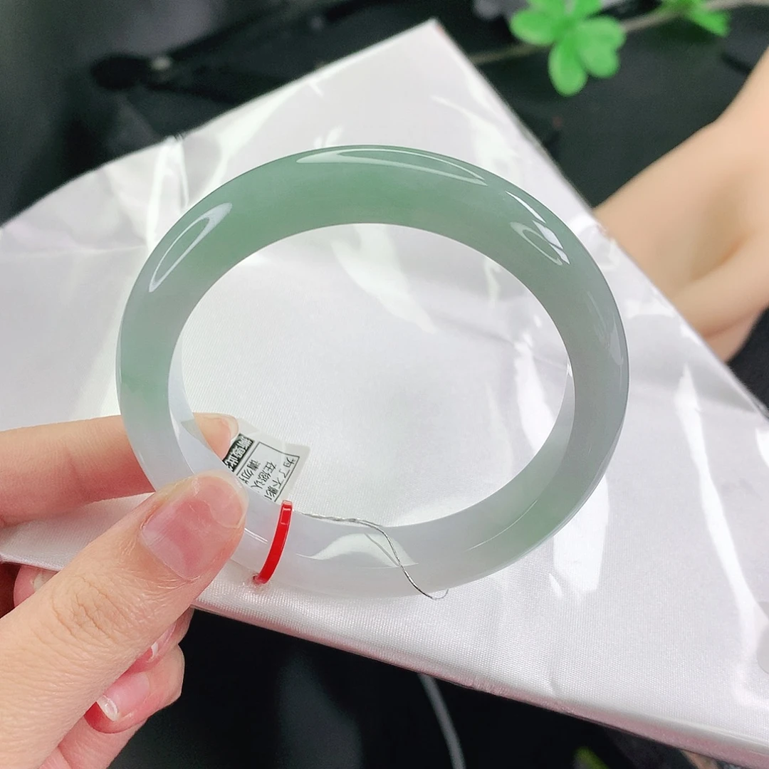 翡翠未镶嵌手镯57圈