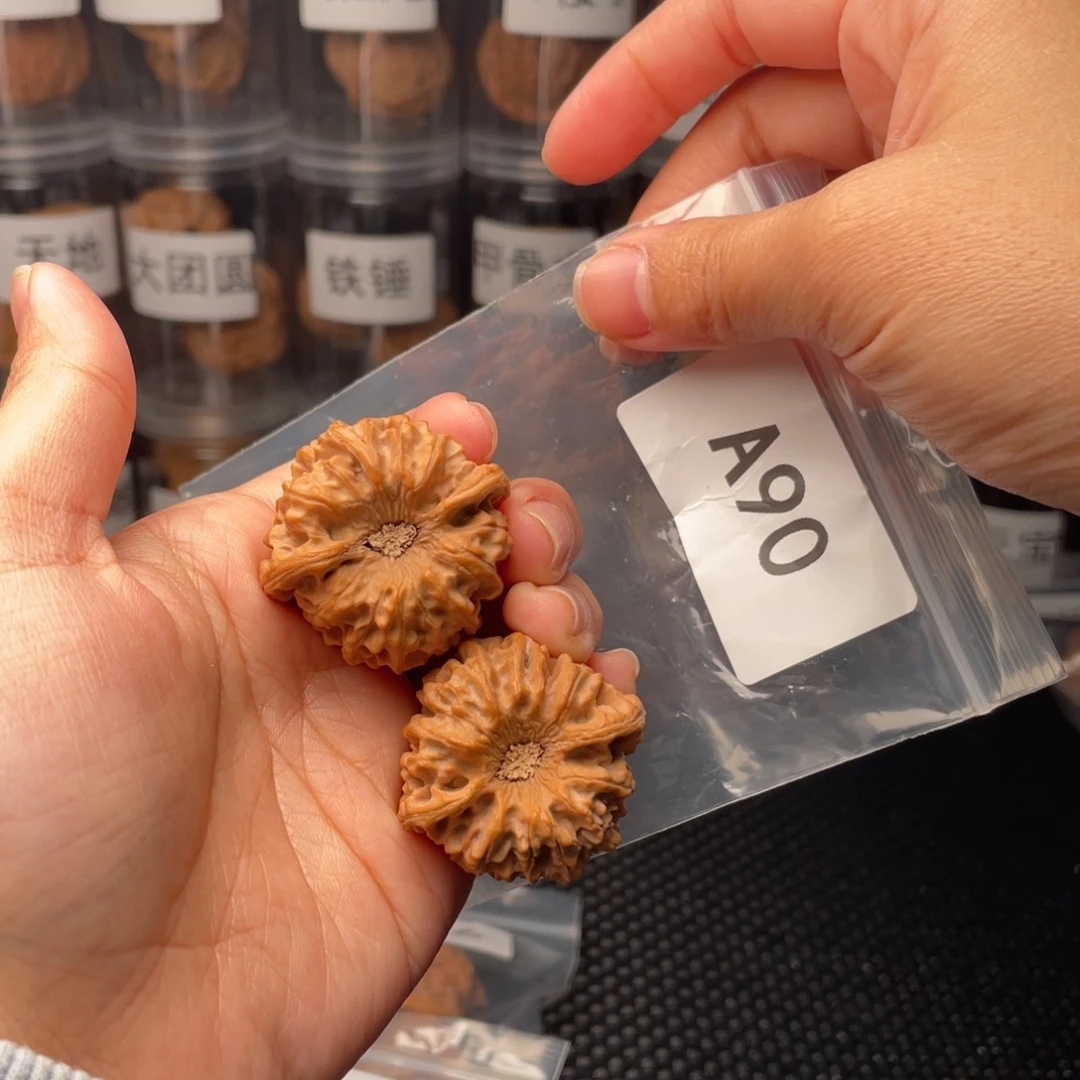 文玩核桃把件37龙门涧