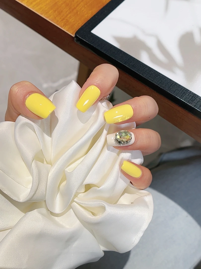 【柠檬黄】——  小徐手工穿戴甲