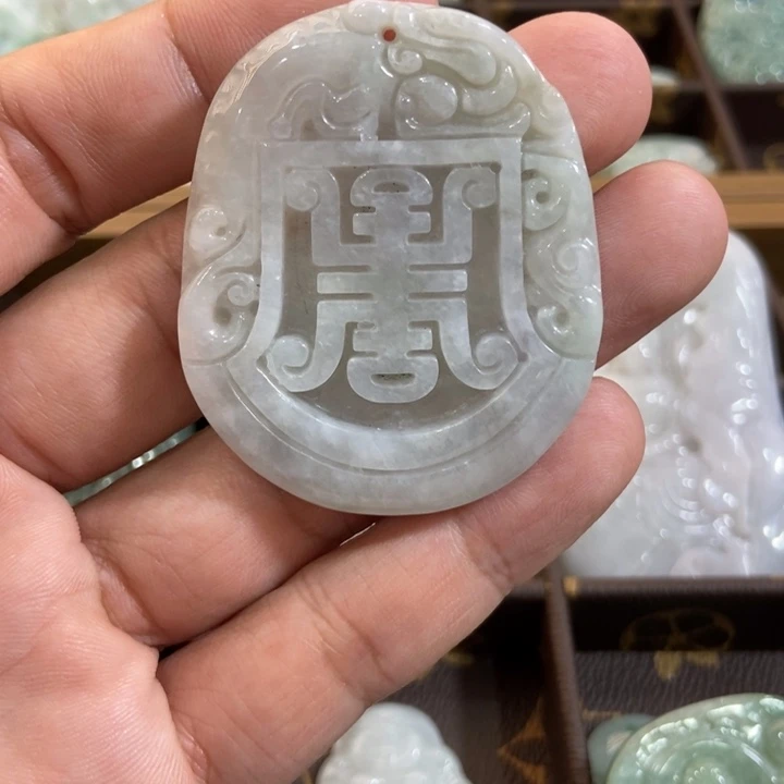 翡翠未镶嵌挂件一