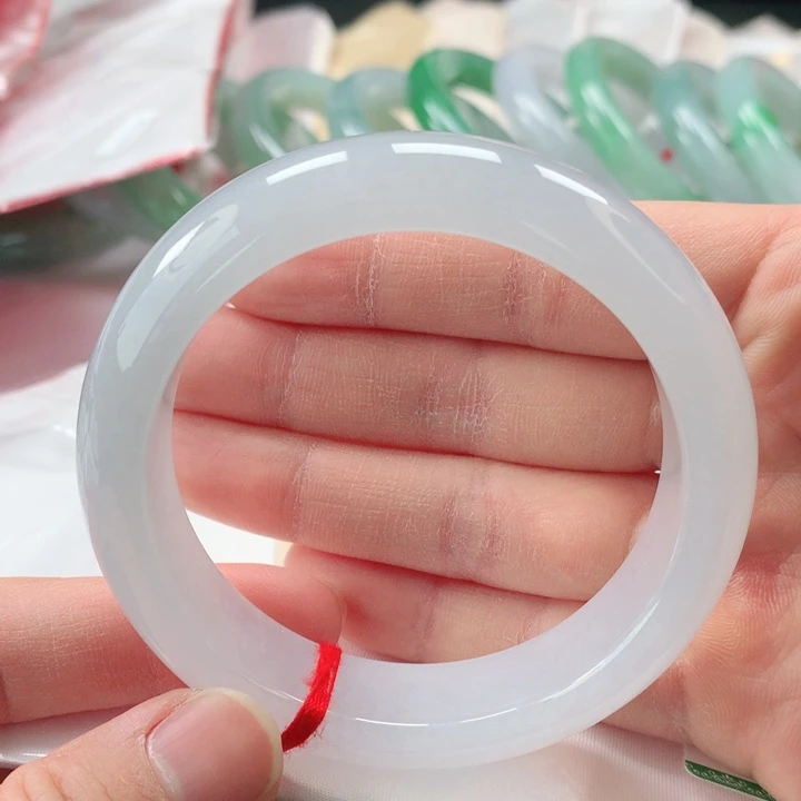 翡翠手镯未镶嵌缅甸A货翡翠手镯