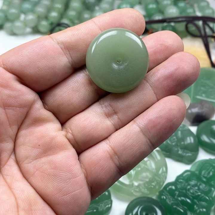 东陵石未镶嵌颈饰