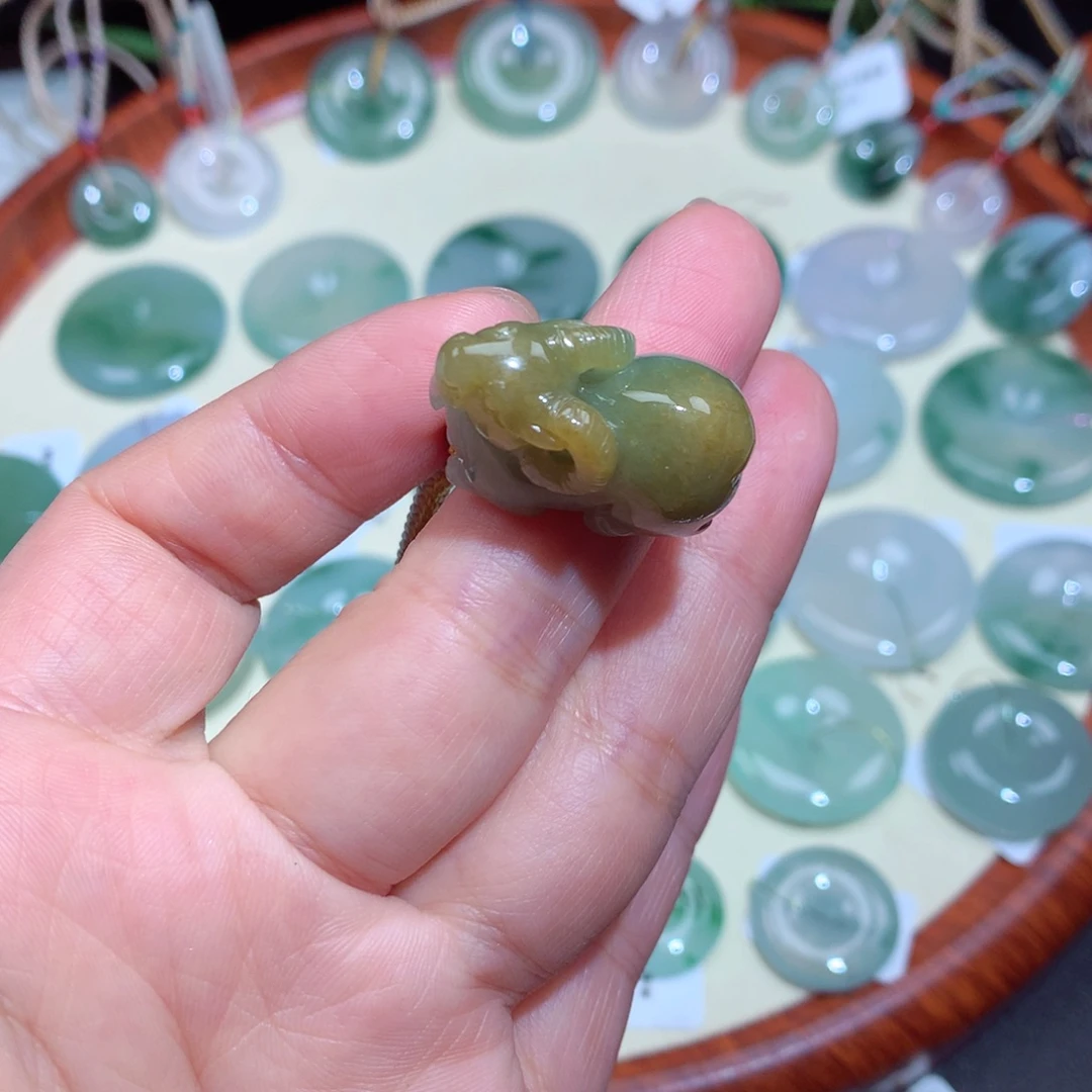 翡翠未镶嵌颈饰翡翠吊坠75