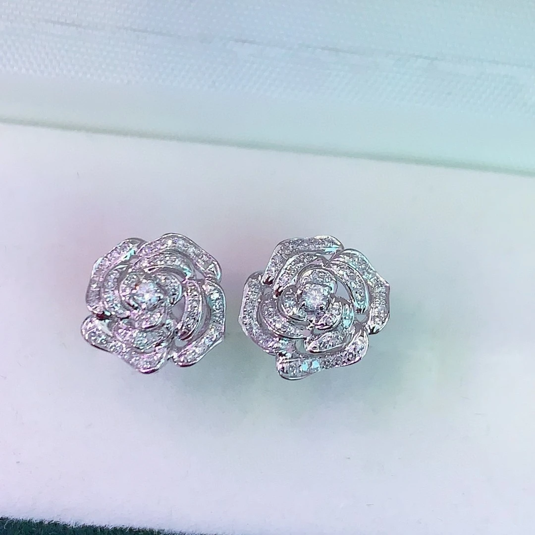 18K金天然钻石耳饰0.50时尚百搭简约