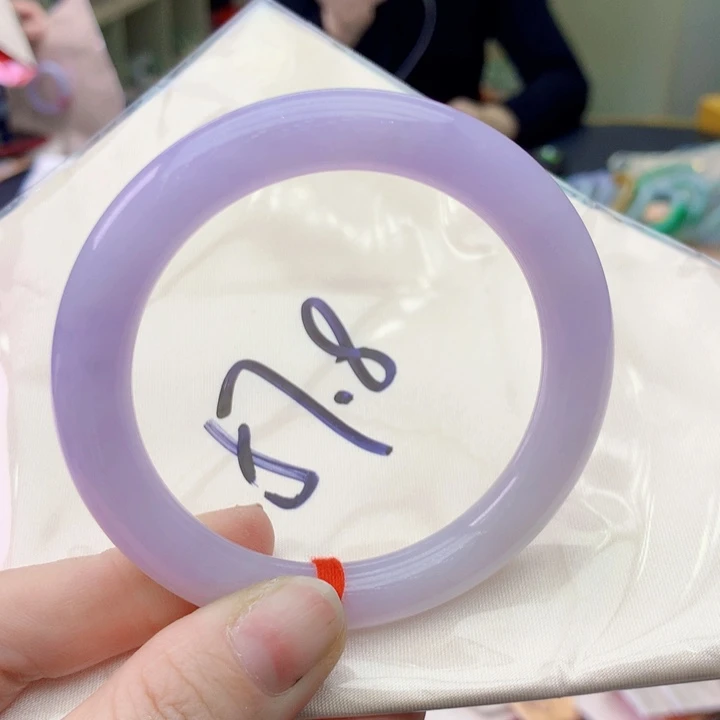 翡翠手镯未镶嵌翡翠手镯