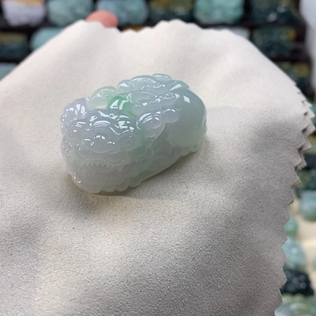 翡翠未镶嵌颈饰天然翡翠吊坠貔貅