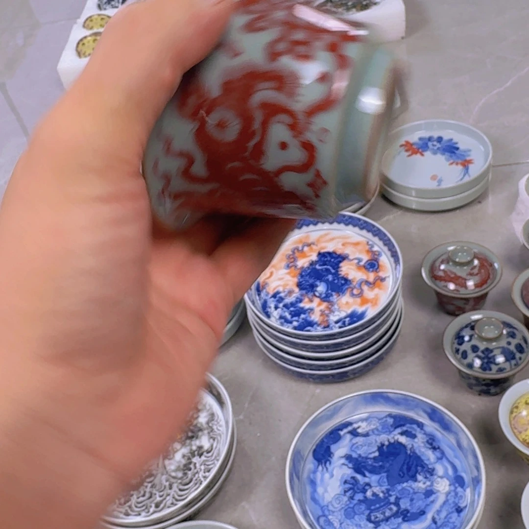 瓷片老陶泥釉里红狮子二才马蹄盖碗