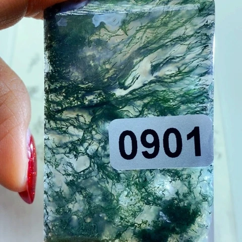 未镶嵌颈饰玛瑙/玉髓地*