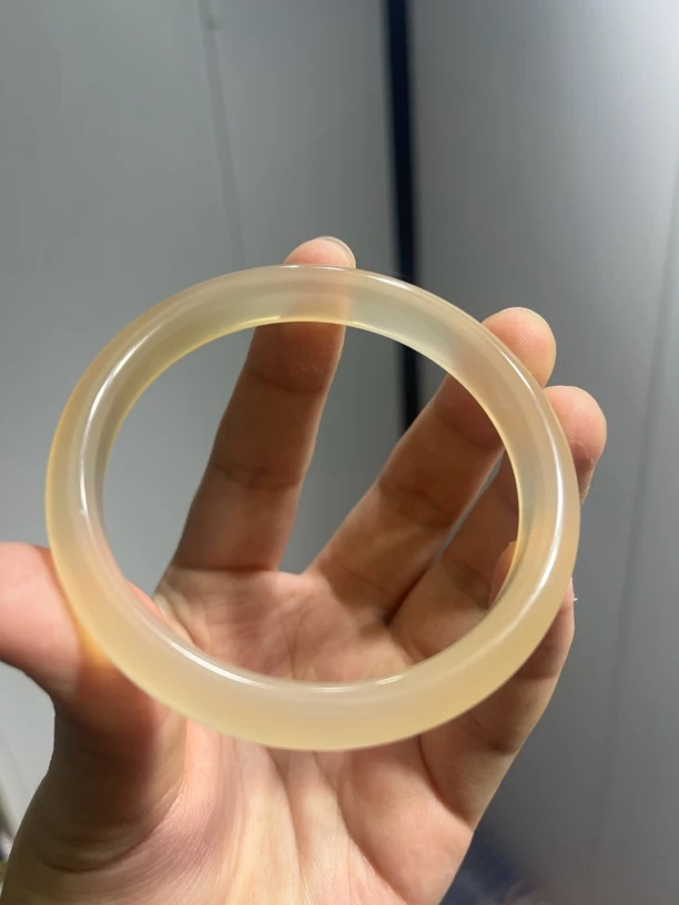 天然玛瑙手镯多样性发一