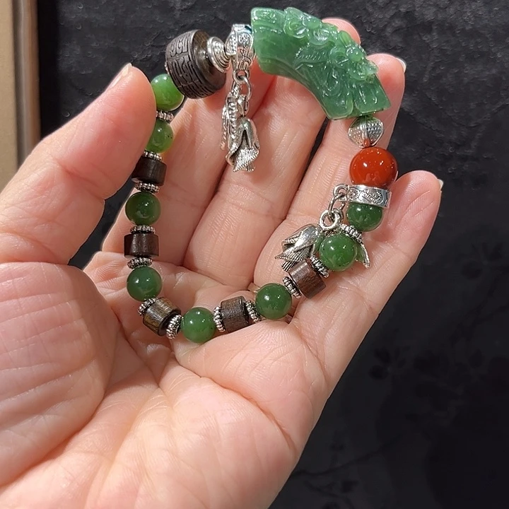 颈饰未镶嵌和田玉（糖玉）