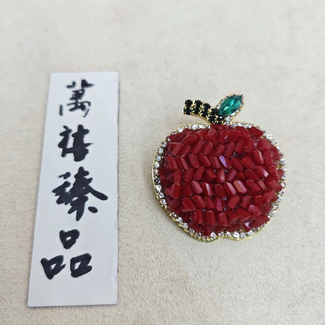 铜锆石胸针 红色苹果胸针N029 梵瑟
