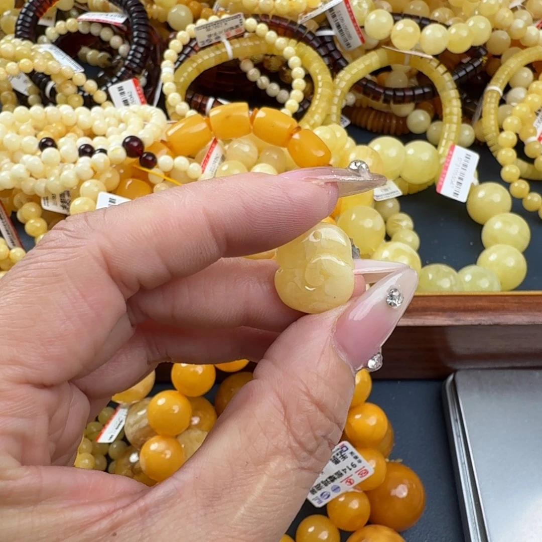 琥珀未镶嵌珠宝奇石