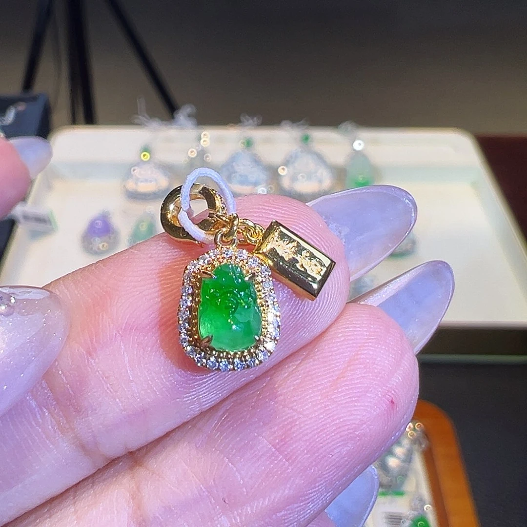 翡翠18K金镶嵌吊坠(不含链)小提溜