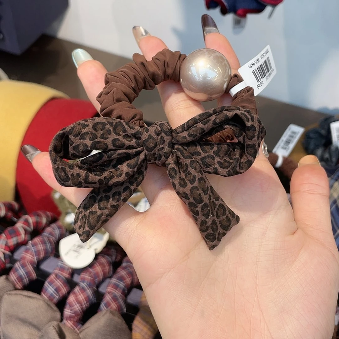 皮质铁合金豹纹蝴蝶结面膜