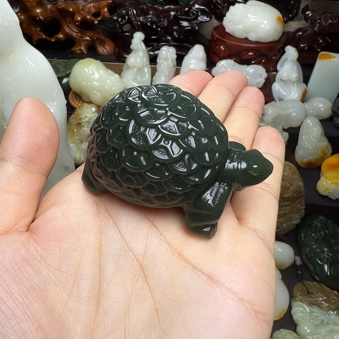 和田玉未镶嵌把件