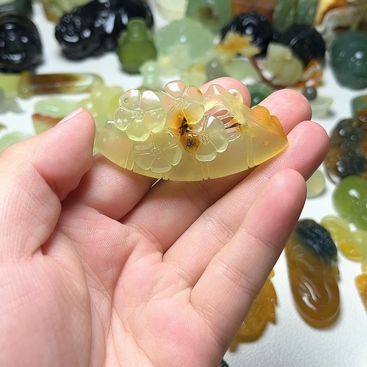 未镶嵌蛇纹石玉颈饰