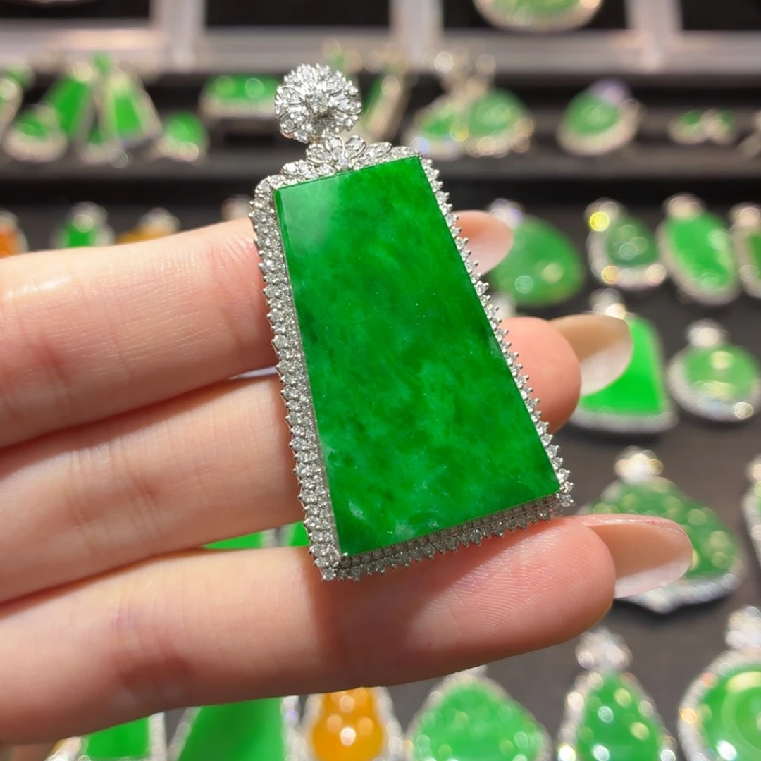 翡翠18K金镶嵌吊坠(不含链)110