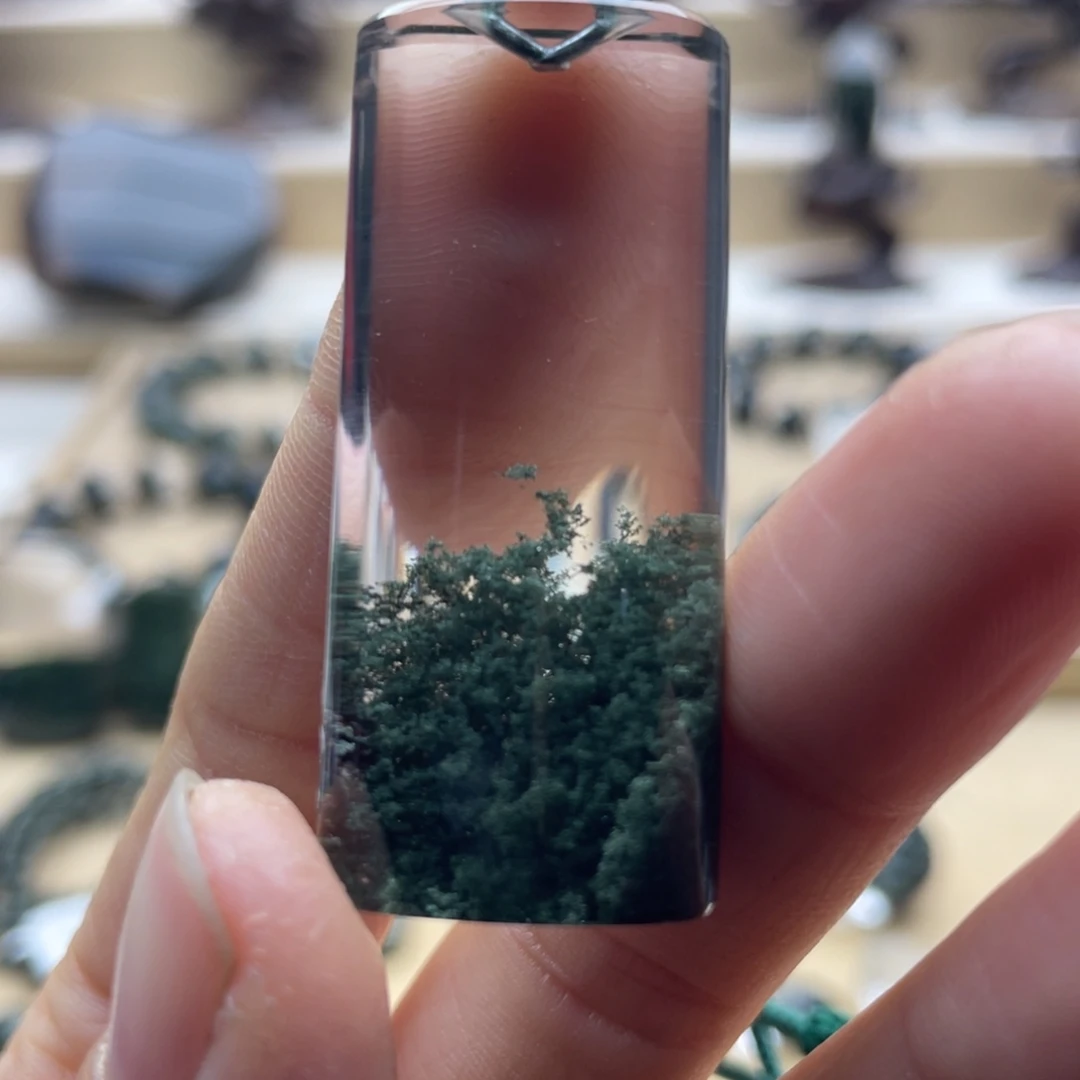 未镶嵌颈饰水晶绿幽灵聚宝盆柱子