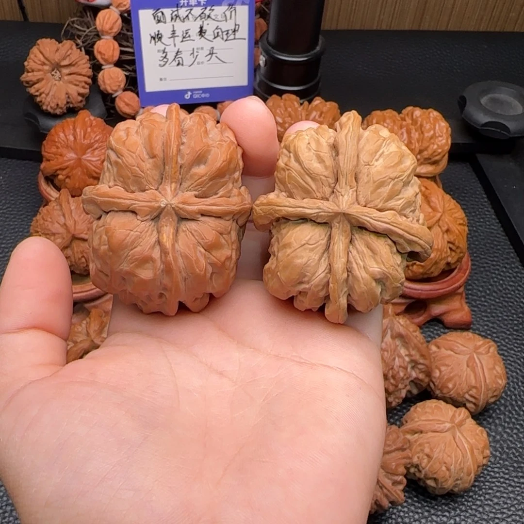 文玩核桃把件蛤蟆头四棱 51尺寸