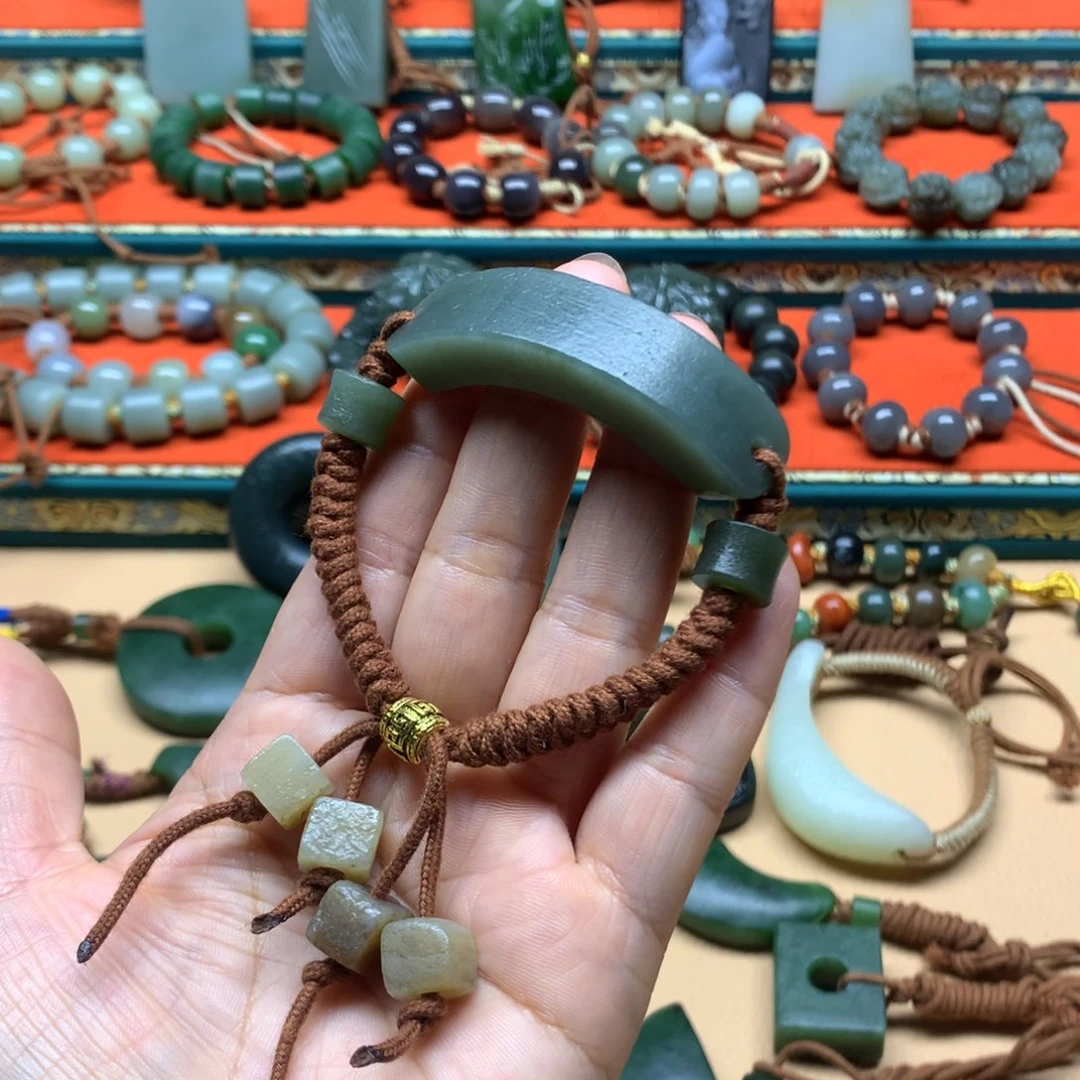 抽***湿和田玉未镶嵌颈饰