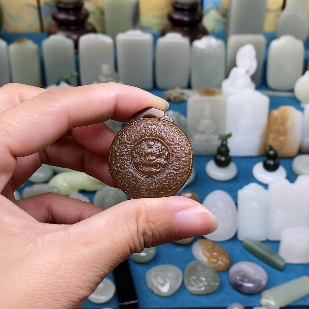 颈饰未镶嵌和田玉（糖玉）