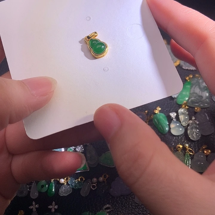 翡翠未镶嵌挂件1111