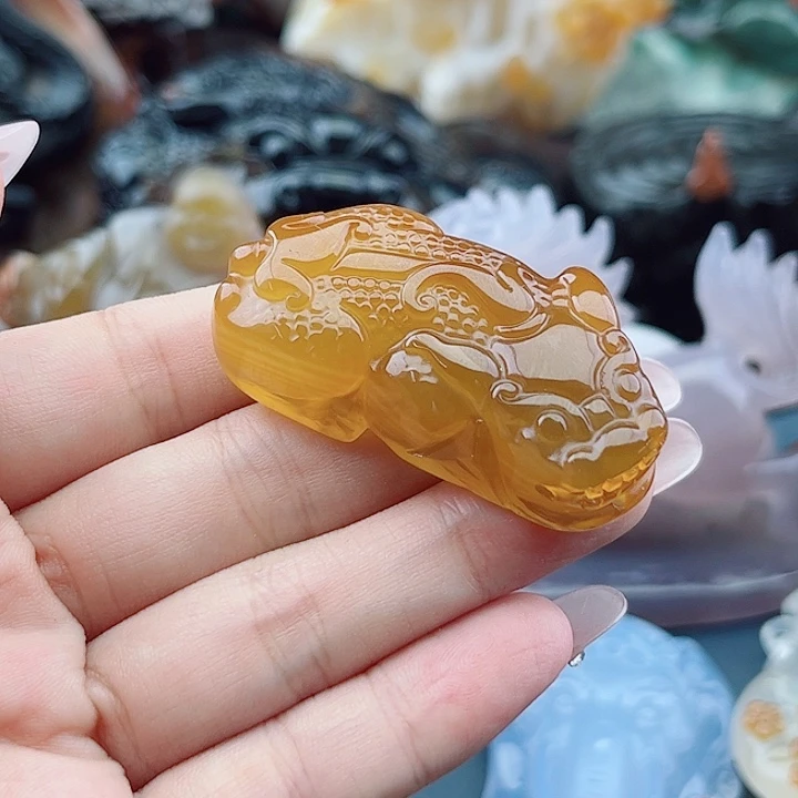 用***9玛瑙未镶嵌手饰吊坠