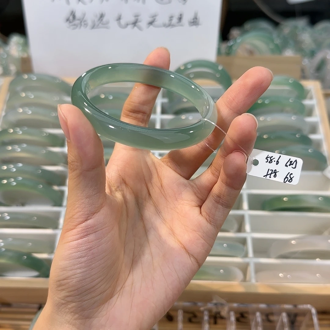 玛瑙/玉髓未镶嵌手镯圈口58.6